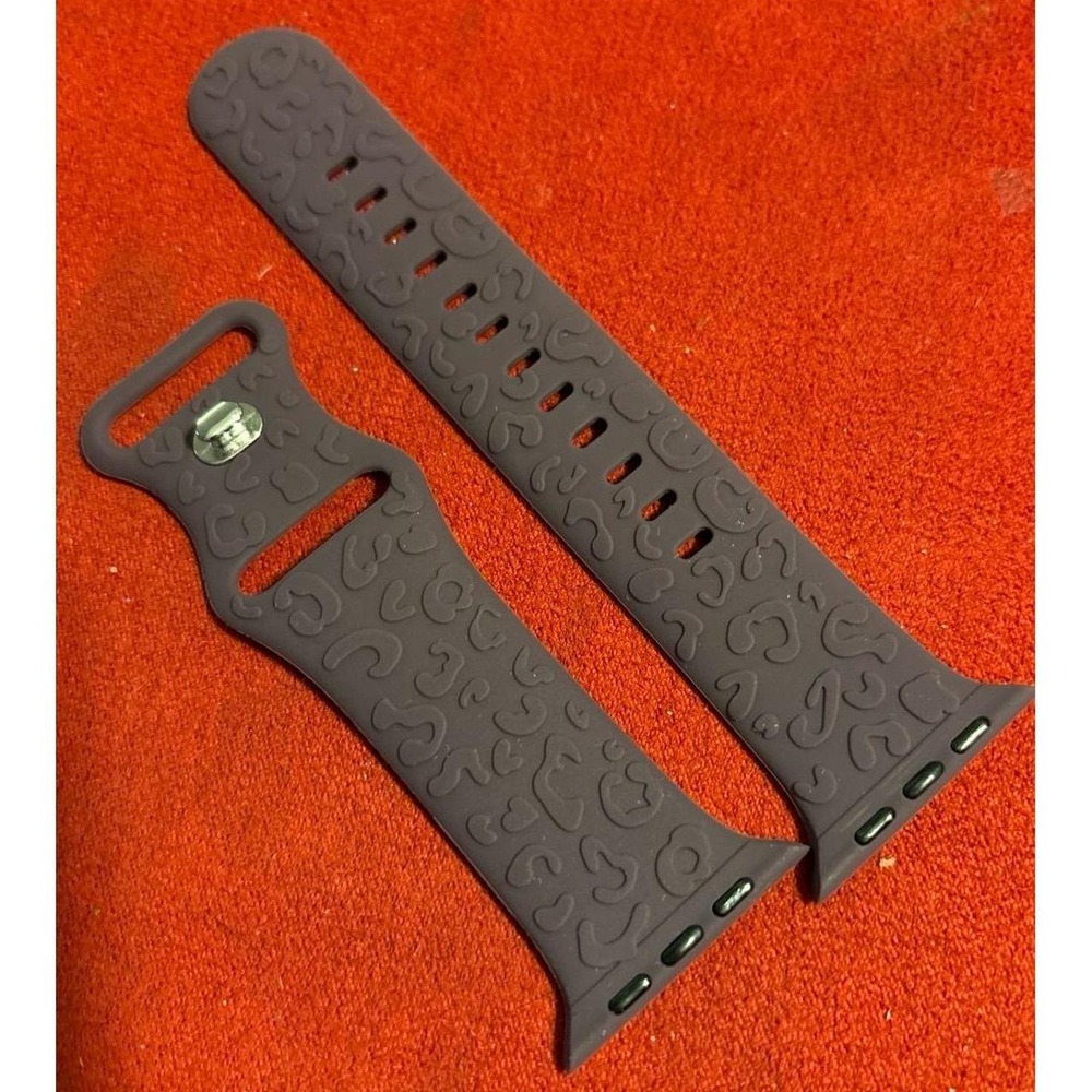 NEW Dark Purple Embossed 3D Cheetah Silicone Band, Apple Watch 42mm/44mm/45mm